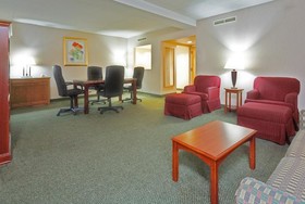 DoubleTree by Hilton Mount Vernon