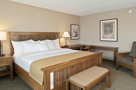 DoubleTree by Hilton Hotel Libertyville - Mundelein
