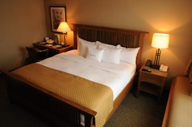 DoubleTree by Hilton Hotel Libertyville - Mundelein