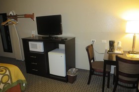 Super 8 by Wyndham Mundelein/Libertyville Area