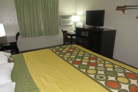 Super 8 by Wyndham Mundelein/Libertyville Area