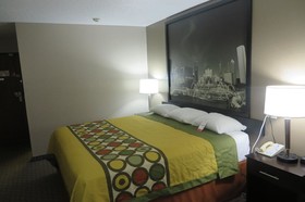 Super 8 by Wyndham Mundelein/Libertyville Area