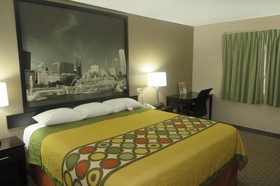 Super 8 by Wyndham Mundelein/Libertyville Area