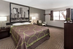 Super 8 by Wyndham Mundelein/Libertyville Area