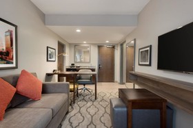 Embassy Suites by Hilton Chicago Naperville