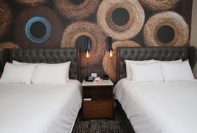 Hotel Indigo Naperville Riverwalk