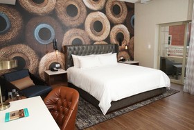 Hotel Indigo Naperville Riverwalk