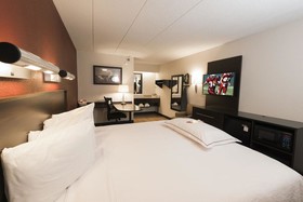 Red Roof PLUS+ Chicago - Naperville