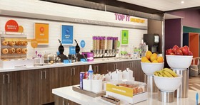 Tru by Hilton Naperville Chicago