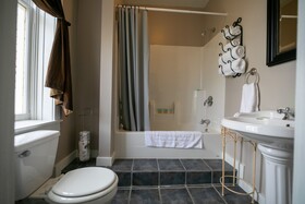 Nauvoo Temple House Hotel