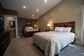 Nauvoo Temple House Hotel