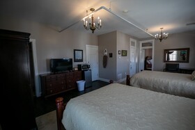 Nauvoo Temple House Hotel