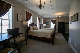Nauvoo Temple House Hotel