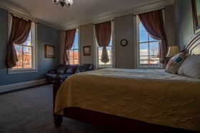 Nauvoo Temple House Hotel