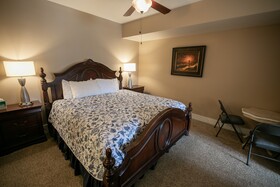 Nauvoo Temple House Hotel