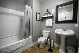 Nauvoo Temple House Hotel