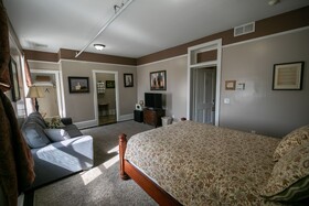 Nauvoo Temple House Hotel