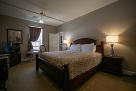 Nauvoo Temple House Hotel