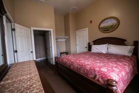 Nauvoo Temple House Hotel