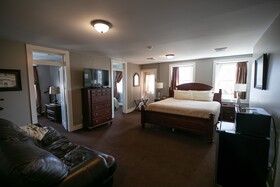 Nauvoo Temple House Hotel