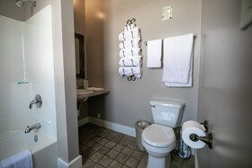 Nauvoo Temple House Hotel