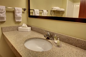 Cobblestone Hotel & Suites