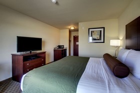 Cobblestone Hotel & Suites