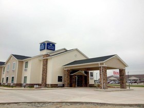 Cobblestone Hotel & Suites
