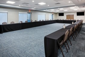 Holiday Inn Express & Suites Chicago North Shore - Niles