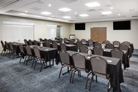 Holiday Inn Express & Suites Chicago North Shore - Niles
