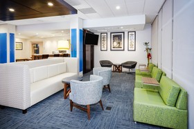 Holiday Inn Express & Suites Chicago North Shore - Niles