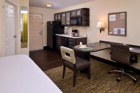 Candlewood Suites Bloomington-Normal