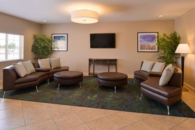 Candlewood Suites Bloomington-Normal