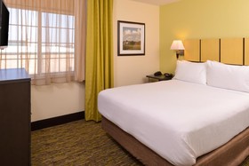 Candlewood Suites Bloomington-Normal