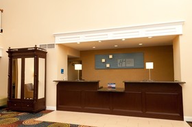 Holiday Inn Express Hotel & Suites Bloomington - Normal