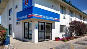 Motel 6 Normal - Bloomington Area