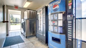 Motel 6 Normal - Bloomington Area