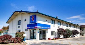 Motel 6 Normal - Bloomington Area