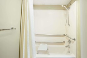 Super 8 by Wyndham Normal Bloomington