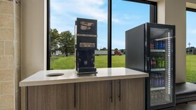 HomeTowne Studios by Red Roof Chicago - N Aurora/ Naperville