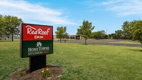 HomeTowne Studios by Red Roof Chicago - N Aurora/ Naperville