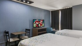 HomeTowne Studios by Red Roof Chicago - N Aurora/ Naperville