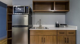 HomeTowne Studios by Red Roof Chicago - N Aurora/ Naperville