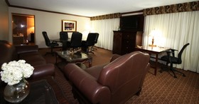 Crowne Plaza Chicago - Northbrook