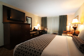 Crowne Plaza Chicago - Northbrook