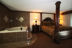 Crowne Plaza Chicago - Northbrook