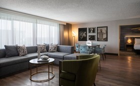 Renaissance Chicago North Shore Hotel
