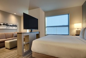 Hyatt House Chicago / Oak Brook