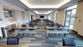 Hyatt House Chicago / Oak Brook