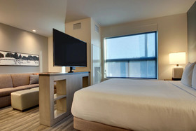 Hyatt House Chicago / Oak Brook